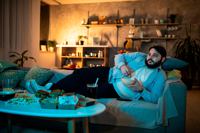 Le surpoids et l'obésité sont aussi favorisées par un manque d'activité physique